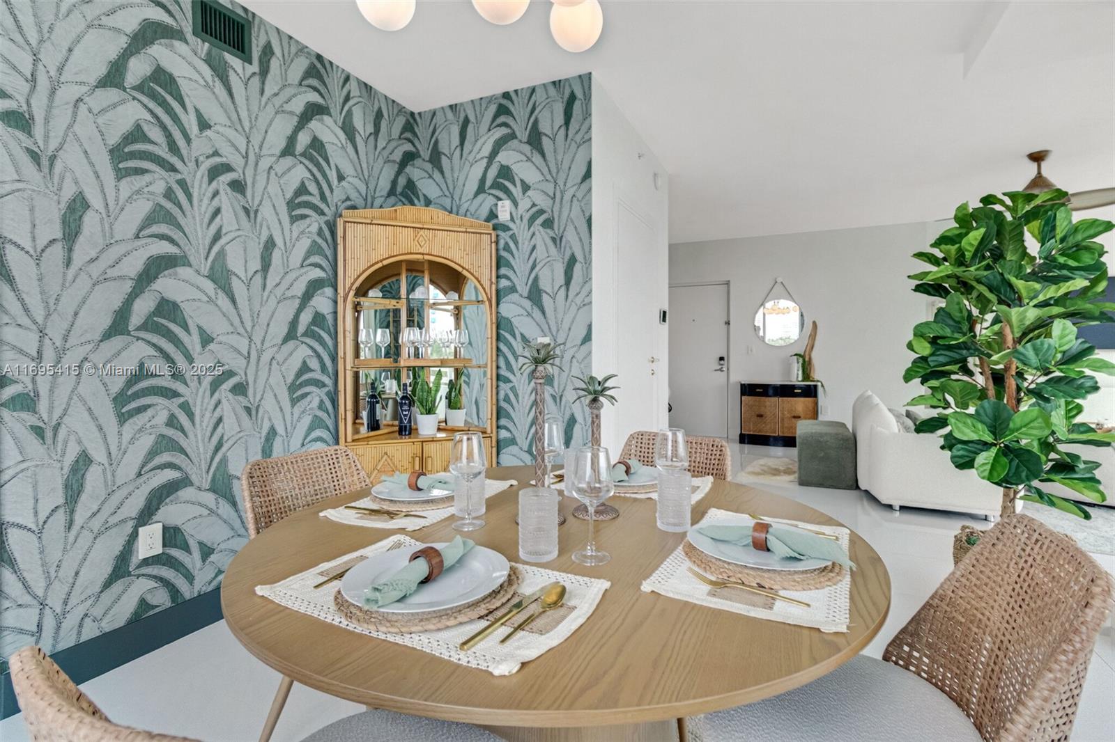 LE JARDIN HOUSE CONDO - Residential