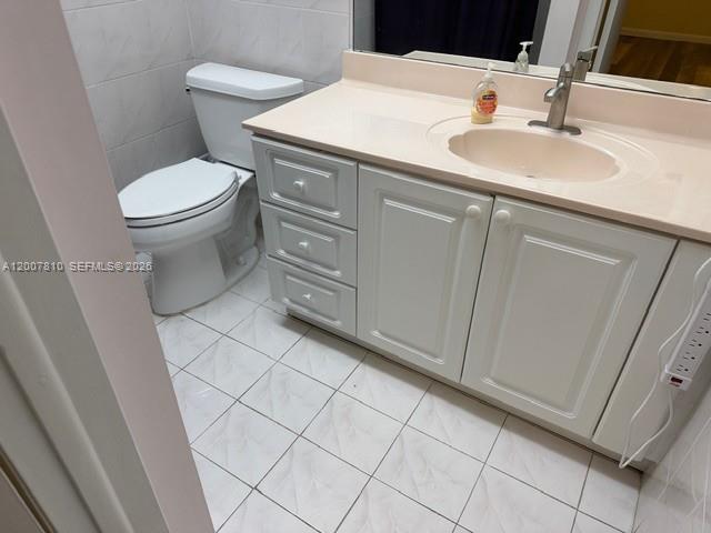 709 CURTISS PARKWAY CONDO - Residential