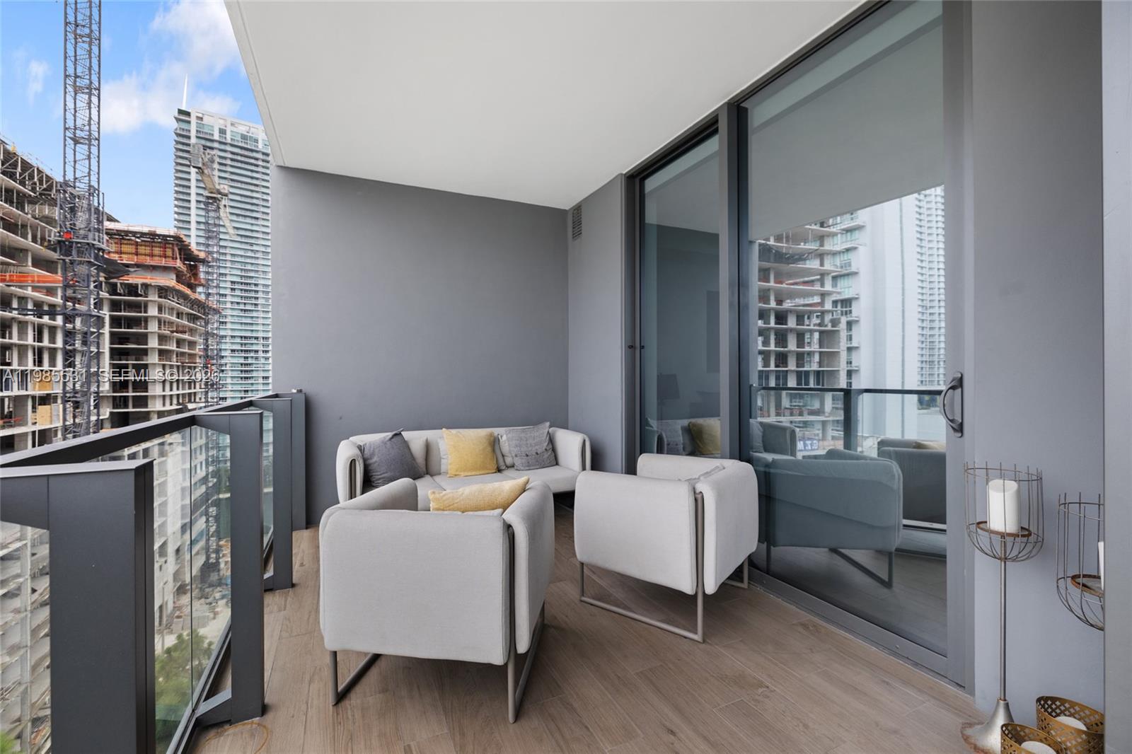 RISE CONDO - Residential