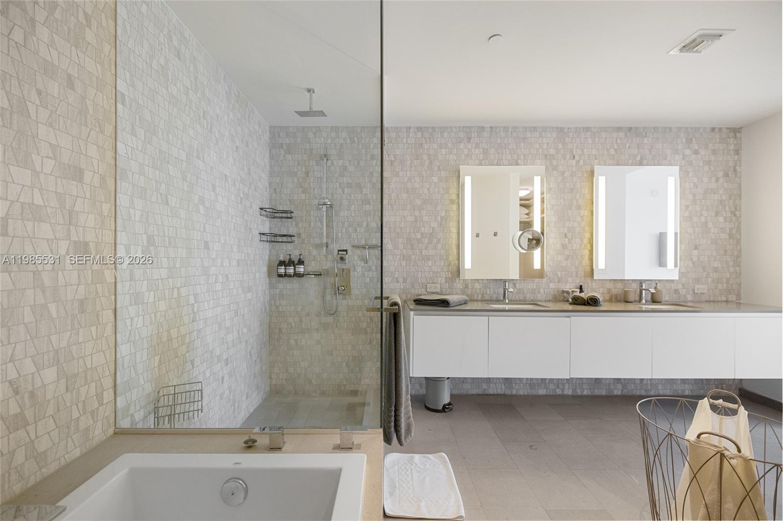 RISE CONDO - Residential