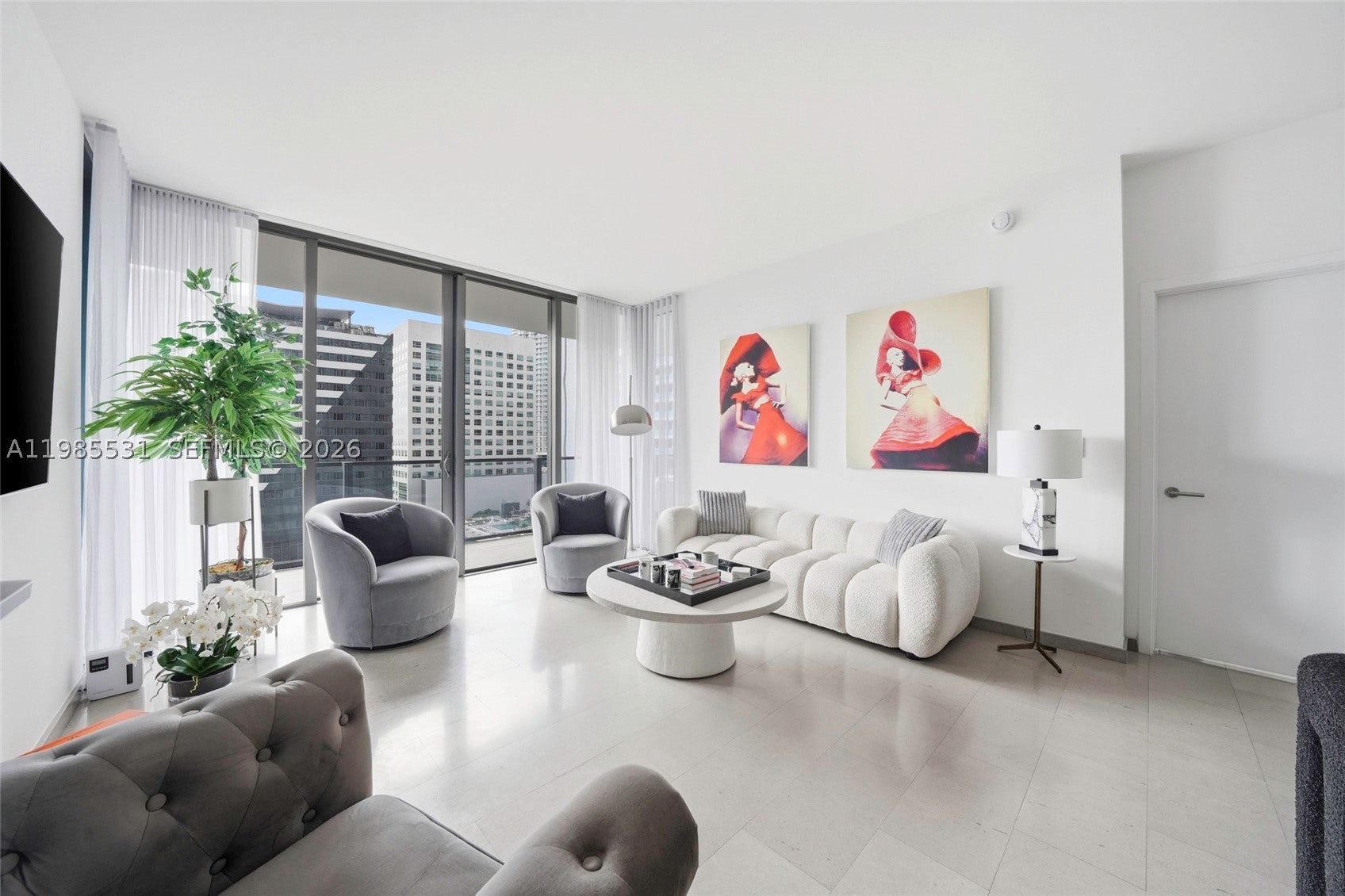 88 SW 7th St 1010