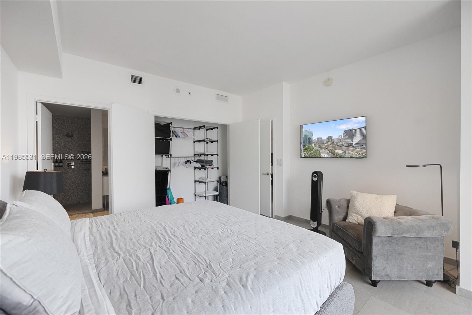 RISE CONDO - Residential