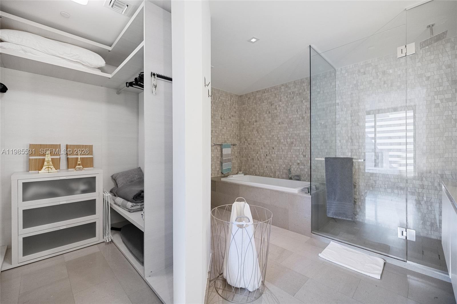 RISE CONDO - Residential