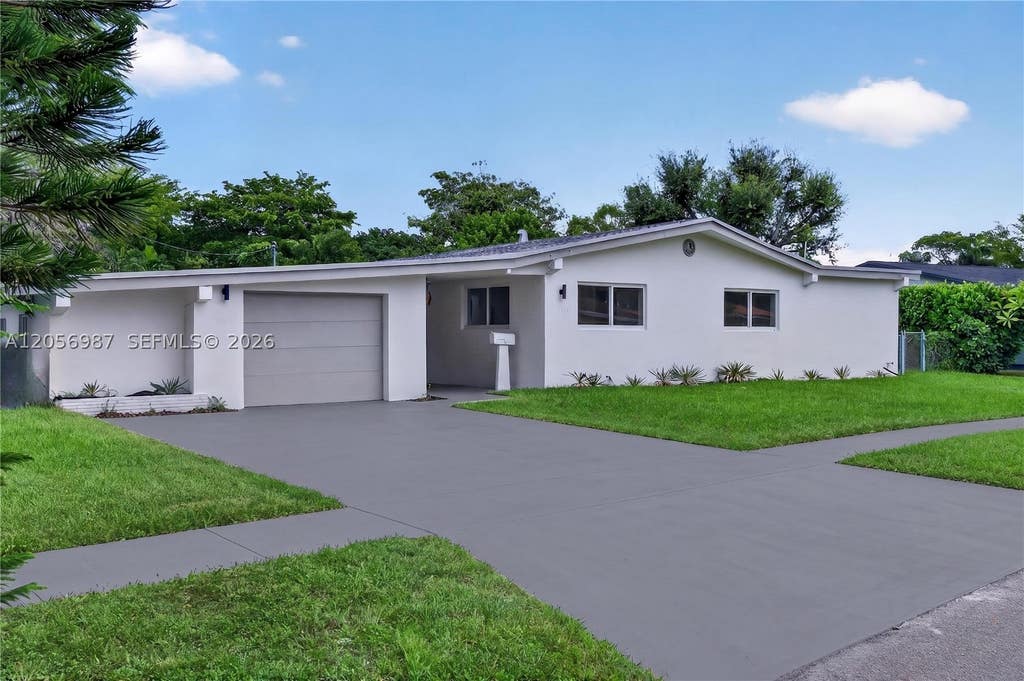 Photo of 5715 Jackson St, Hollywood, FL 33023 (MLS # A12056987)