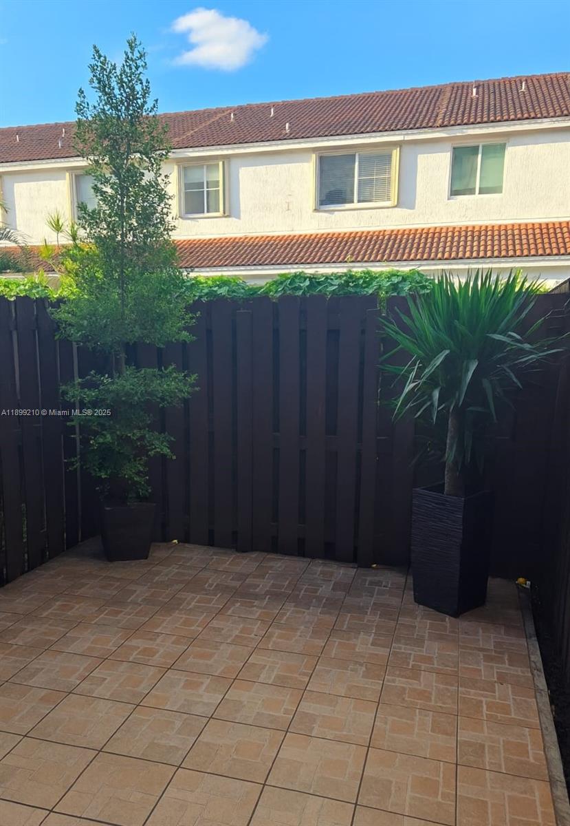 VILLA DORAL CONDO NO 5 - Residential Lease