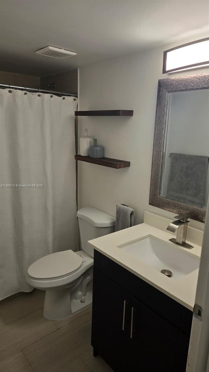 VILLA DORAL CONDO NO 5 - Residential Lease