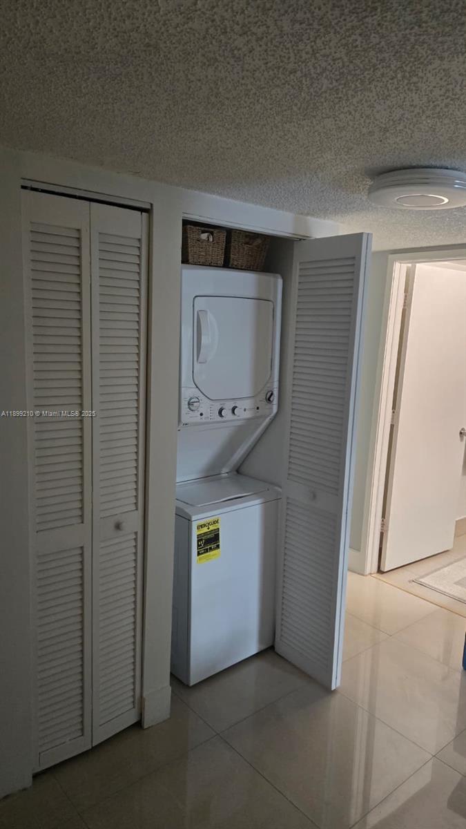 VILLA DORAL CONDO NO 5 - Residential Lease