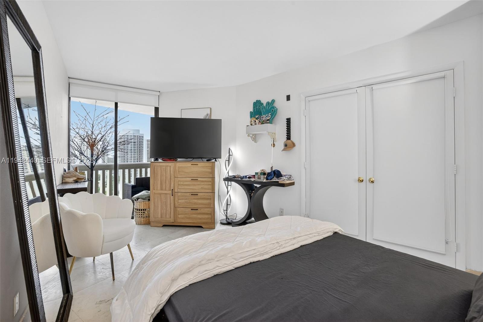 1000 ISL BLVD WILLIAMS IS - Residential