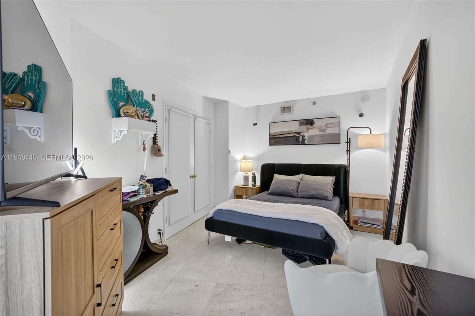 1000 ISL BLVD WILLIAMS IS - Residential