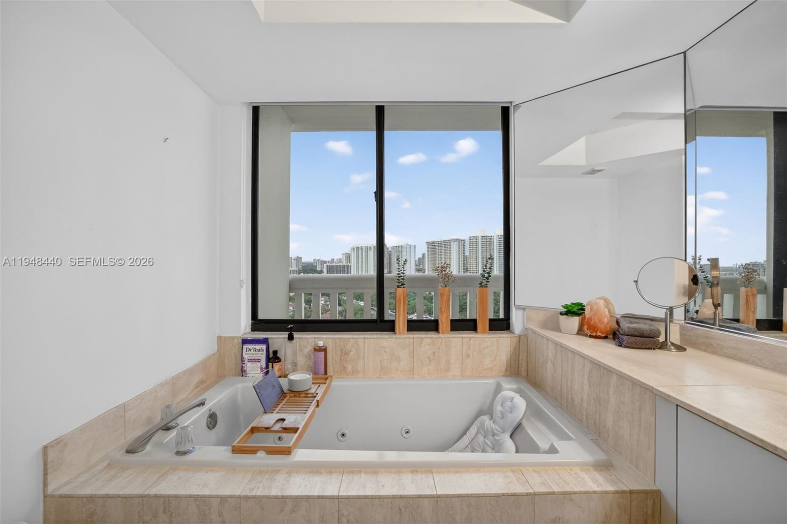 1000 ISL BLVD WILLIAMS IS - Residential