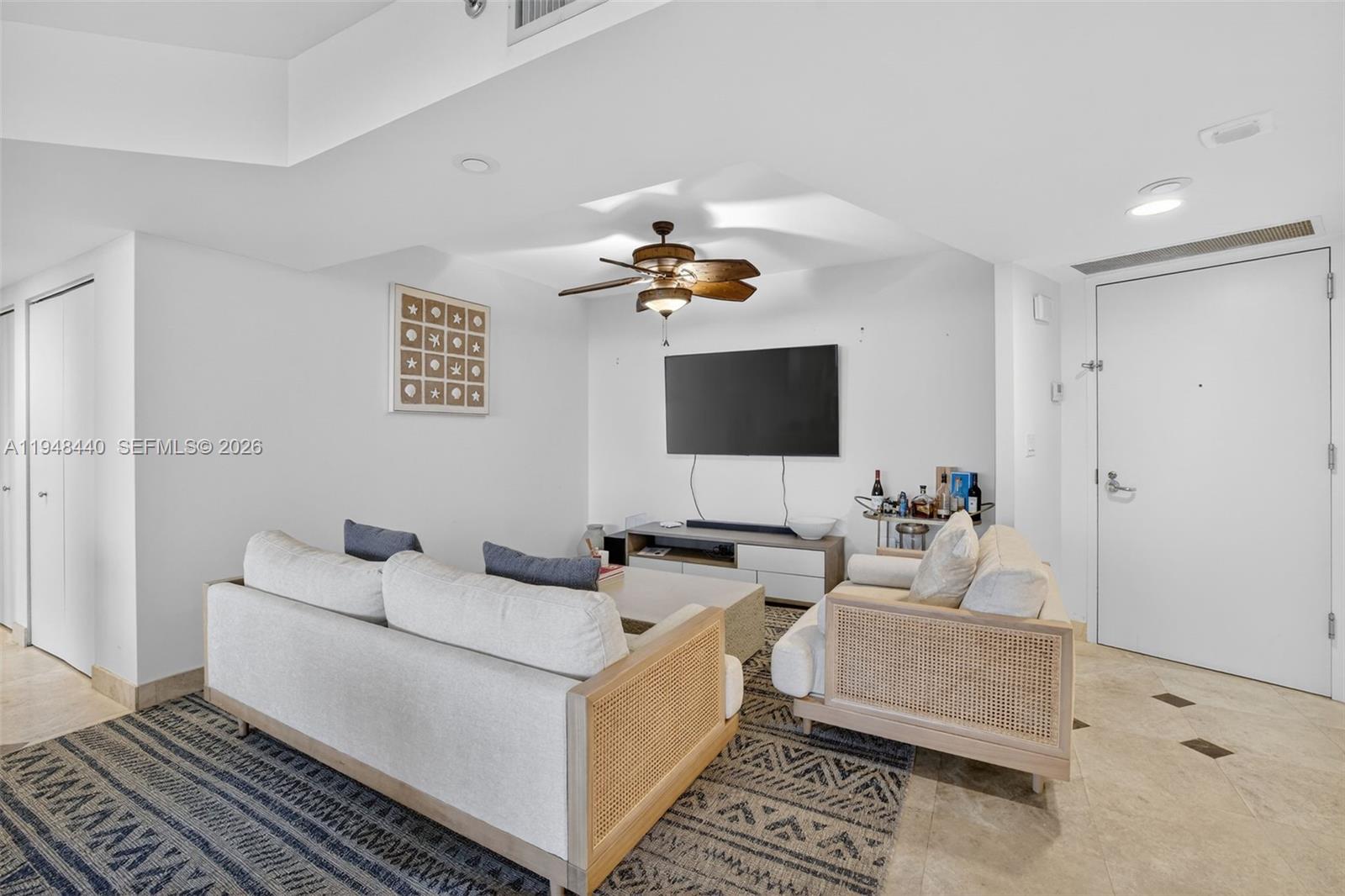 1000 ISL BLVD WILLIAMS IS - Residential