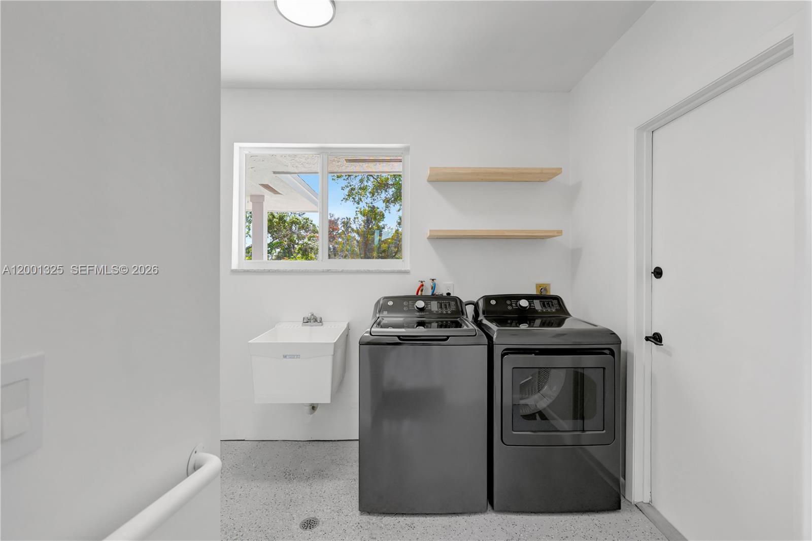 PAPAYA VILLAGE - Residential Lease