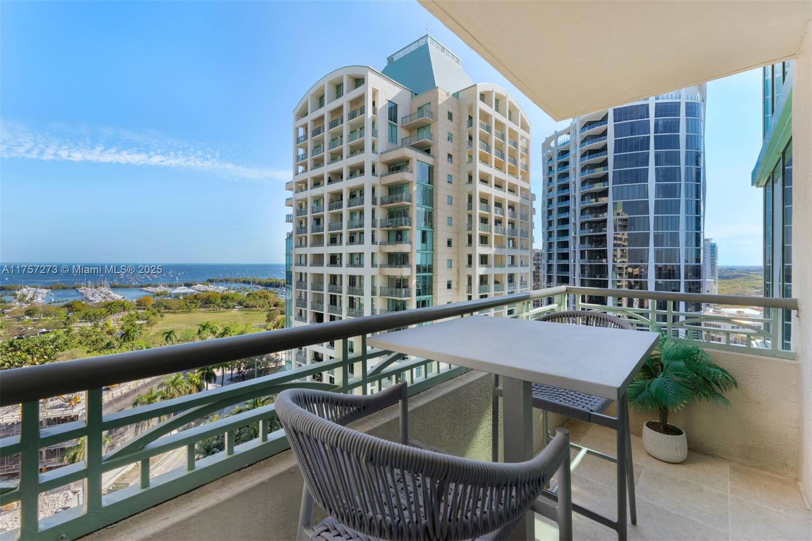 THE EXECUTIVE RESIDENCES - Residential