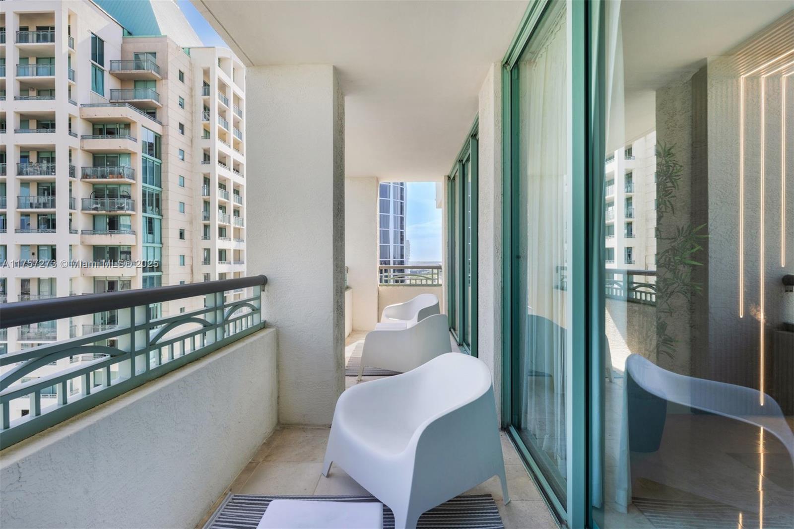 THE EXECUTIVE RESIDENCES - Residential