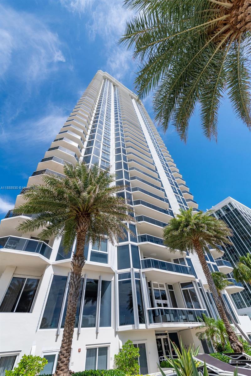 BLUE DIAMOND CONDO - Residential Lease