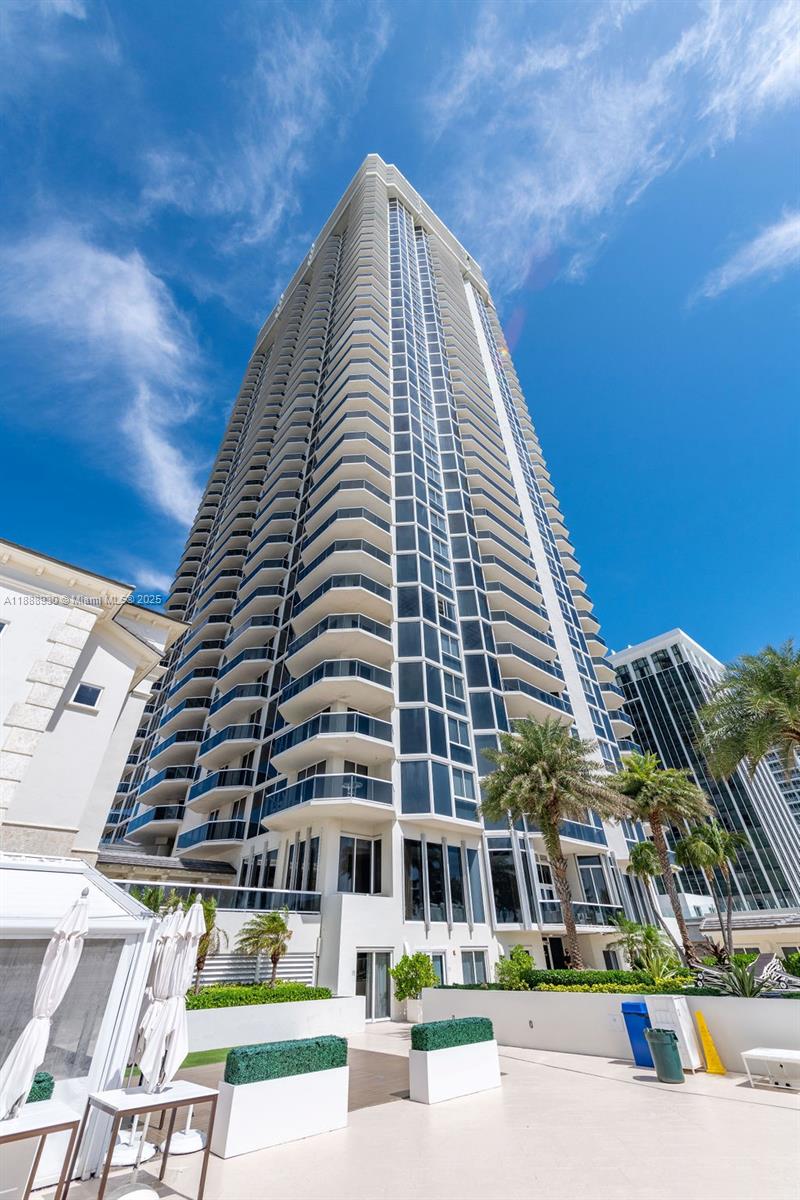 BLUE DIAMOND CONDO - Residential Lease
