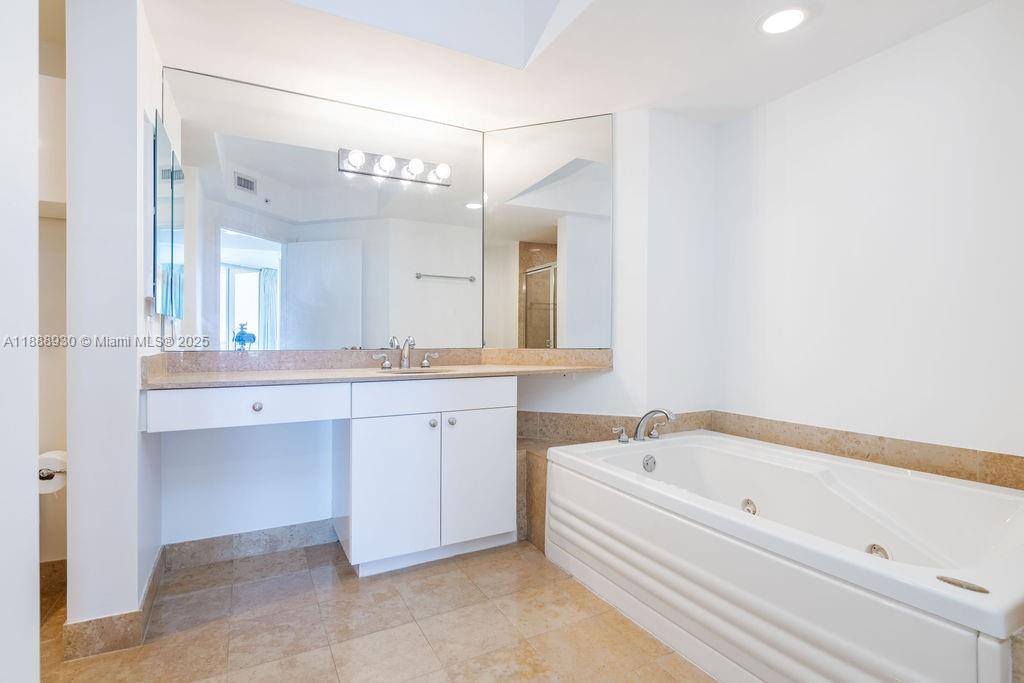 BLUE DIAMOND CONDO - Residential Lease