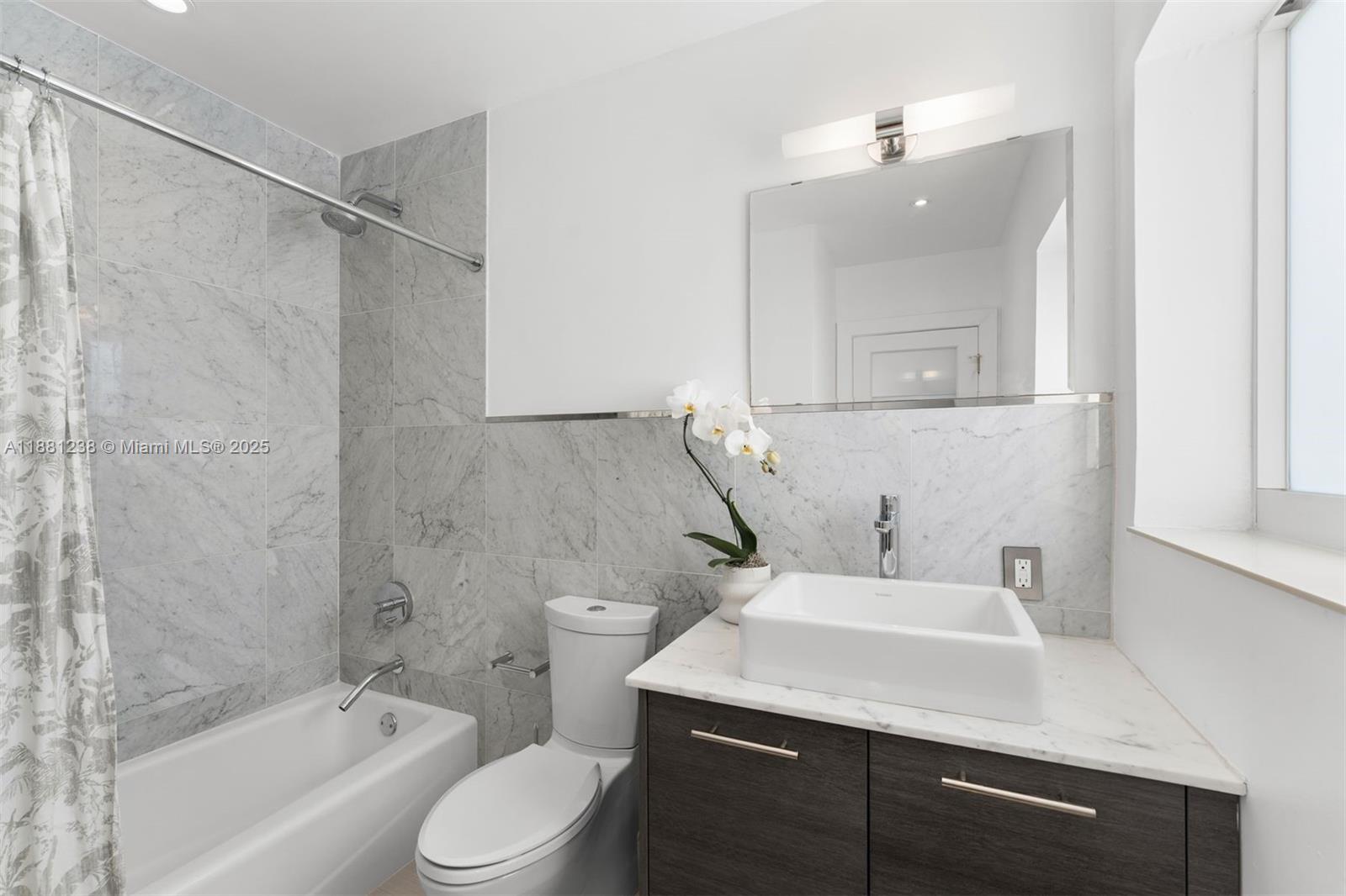BISCAYNE POINT - Residential Lease