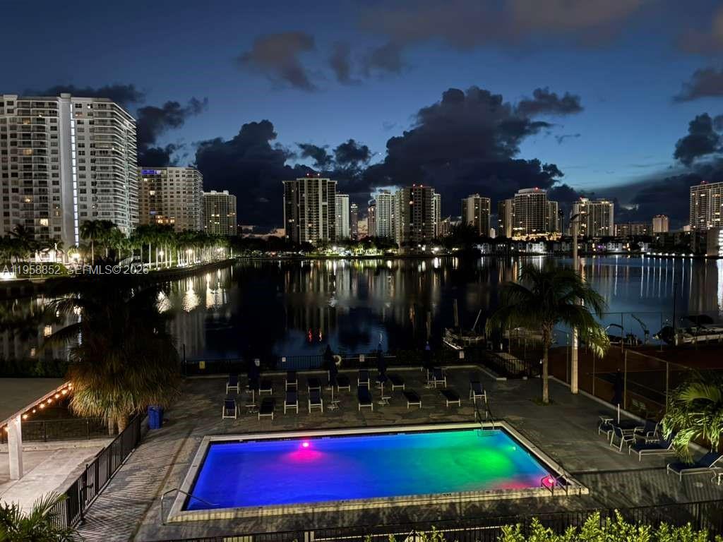 COMMODORE PLAZA CONDO - Residential