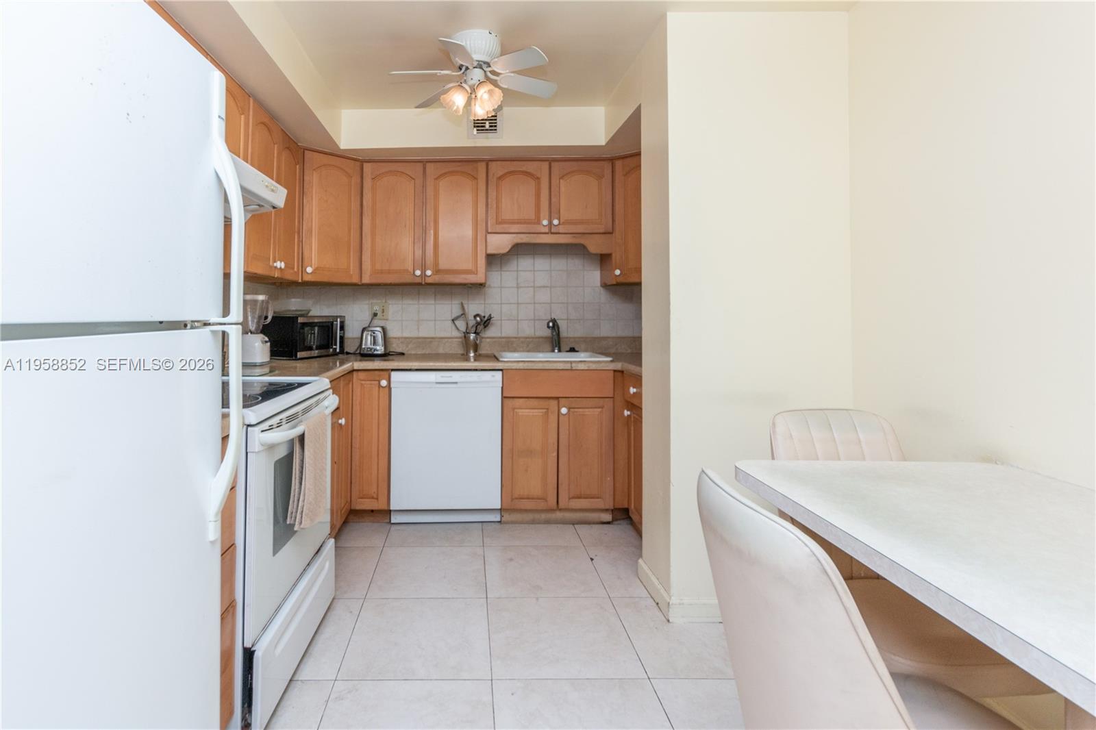 COMMODORE PLAZA CONDO - Residential