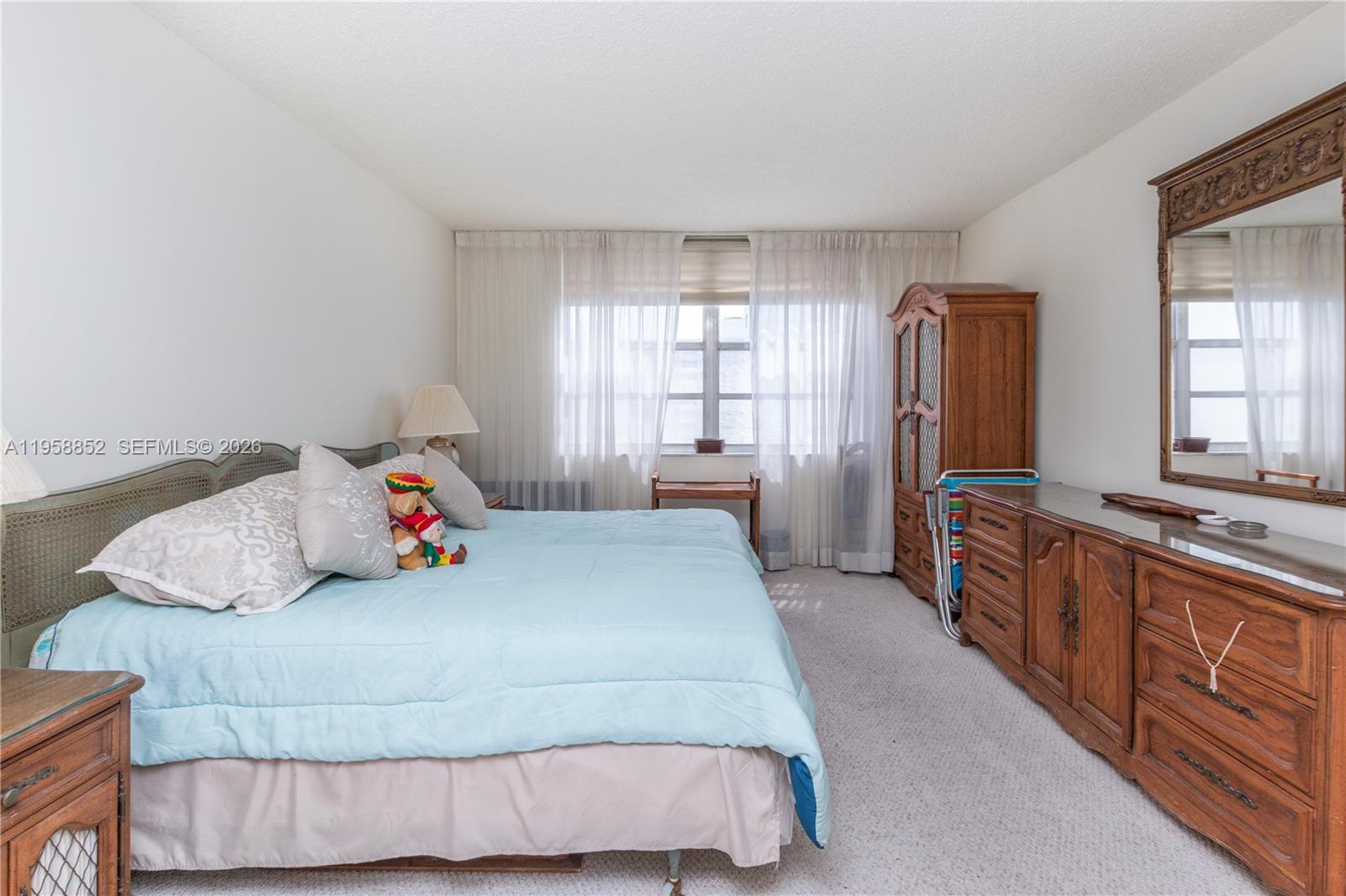 COMMODORE PLAZA CONDO - Residential