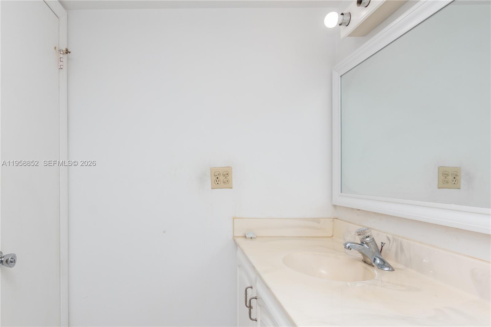 COMMODORE PLAZA CONDO - Residential