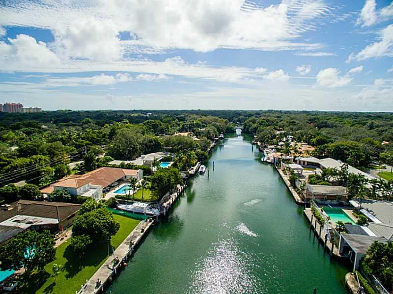 CORAL GABLES RIVIERA SEC - Residential