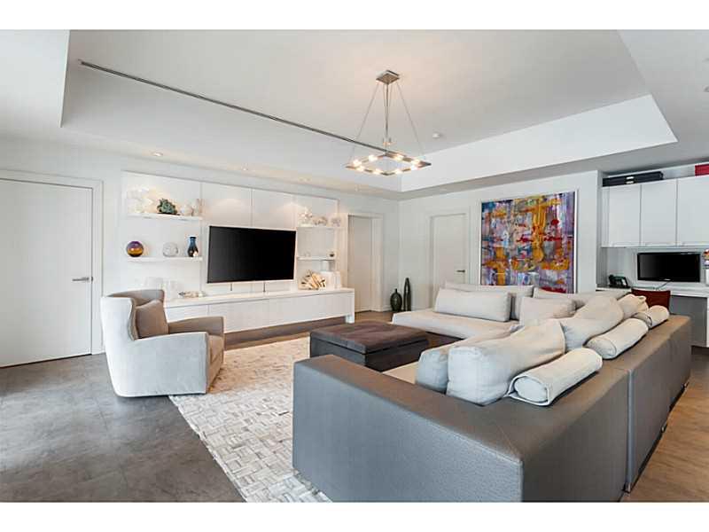 CORAL GABLES RIVIERA SEC - Residential