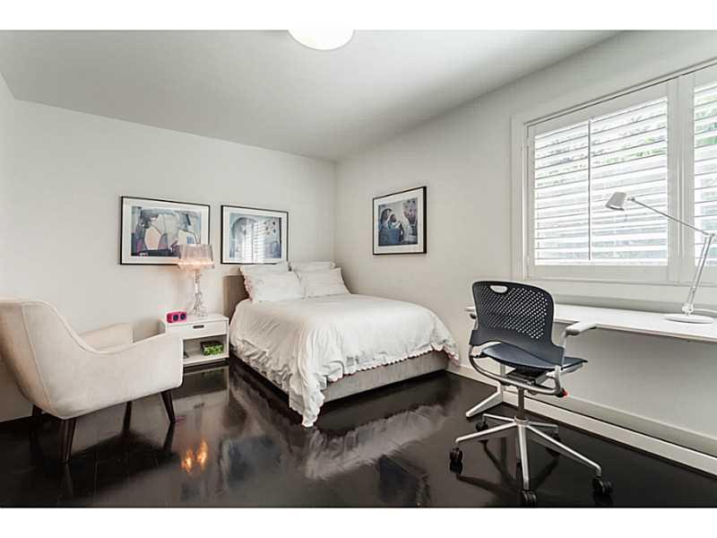 CORAL GABLES RIVIERA SEC - Residential