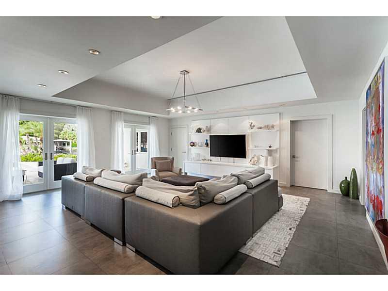 CORAL GABLES RIVIERA SEC - Residential