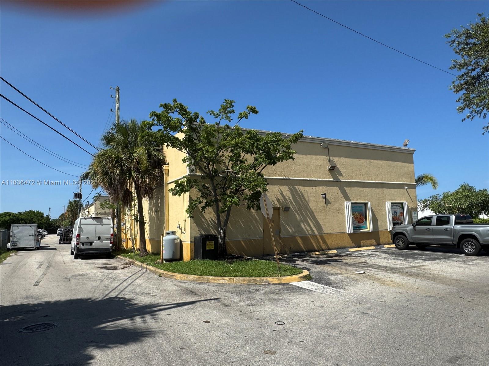5105 N Dixie Hwy, Deerfield Beach, FL, 33064/$825,000 2 5105 N Dixie Hwy