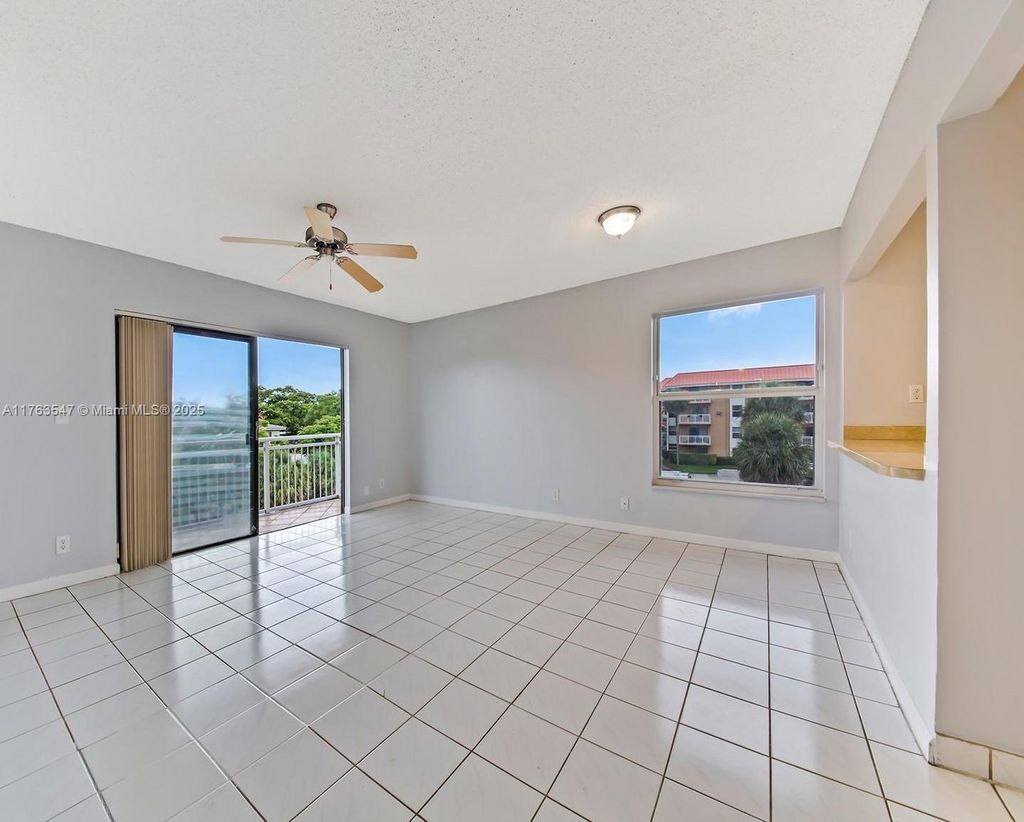 Photo of 505 S Pine Island Rd #302B, Plantation, FL 33324 (MLS # A11763547)