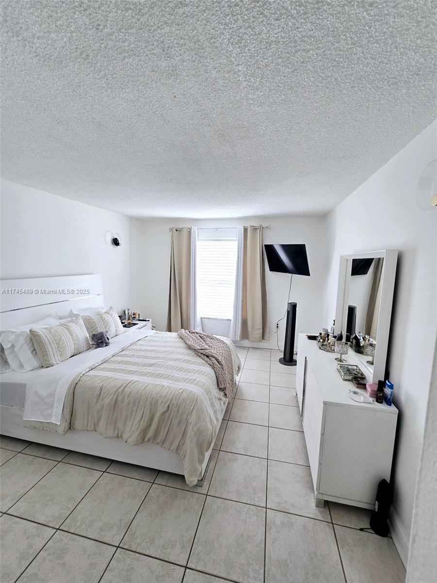 EL CID CONDO - Residential