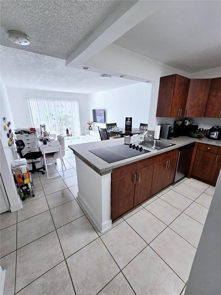 EL CID CONDO - Residential