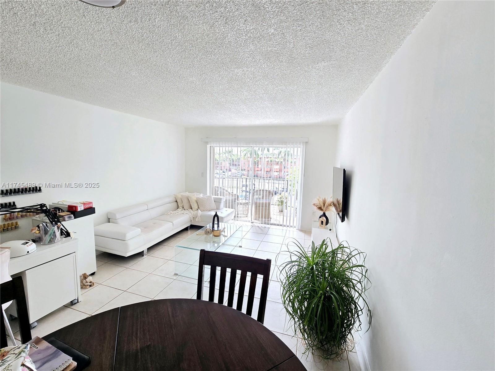 EL CID CONDO - Residential