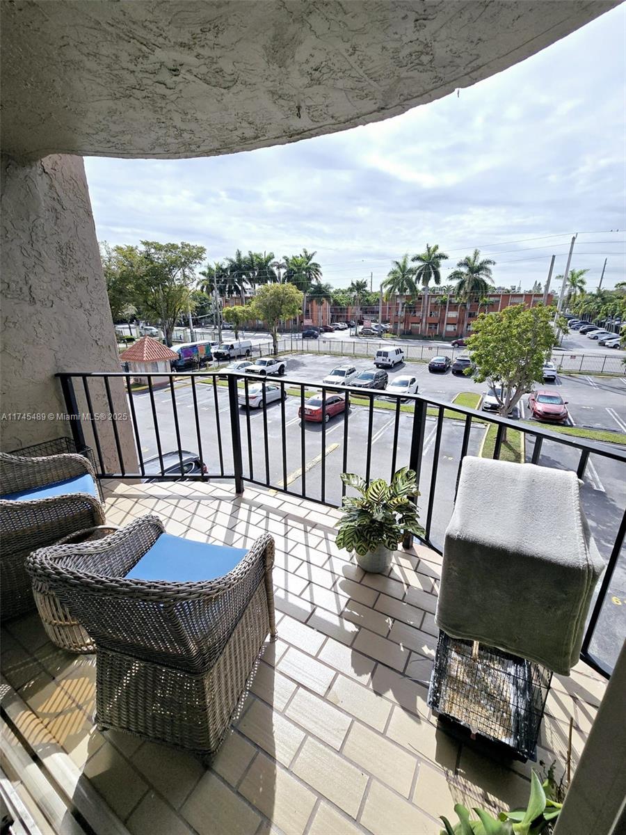 EL CID CONDO - Residential