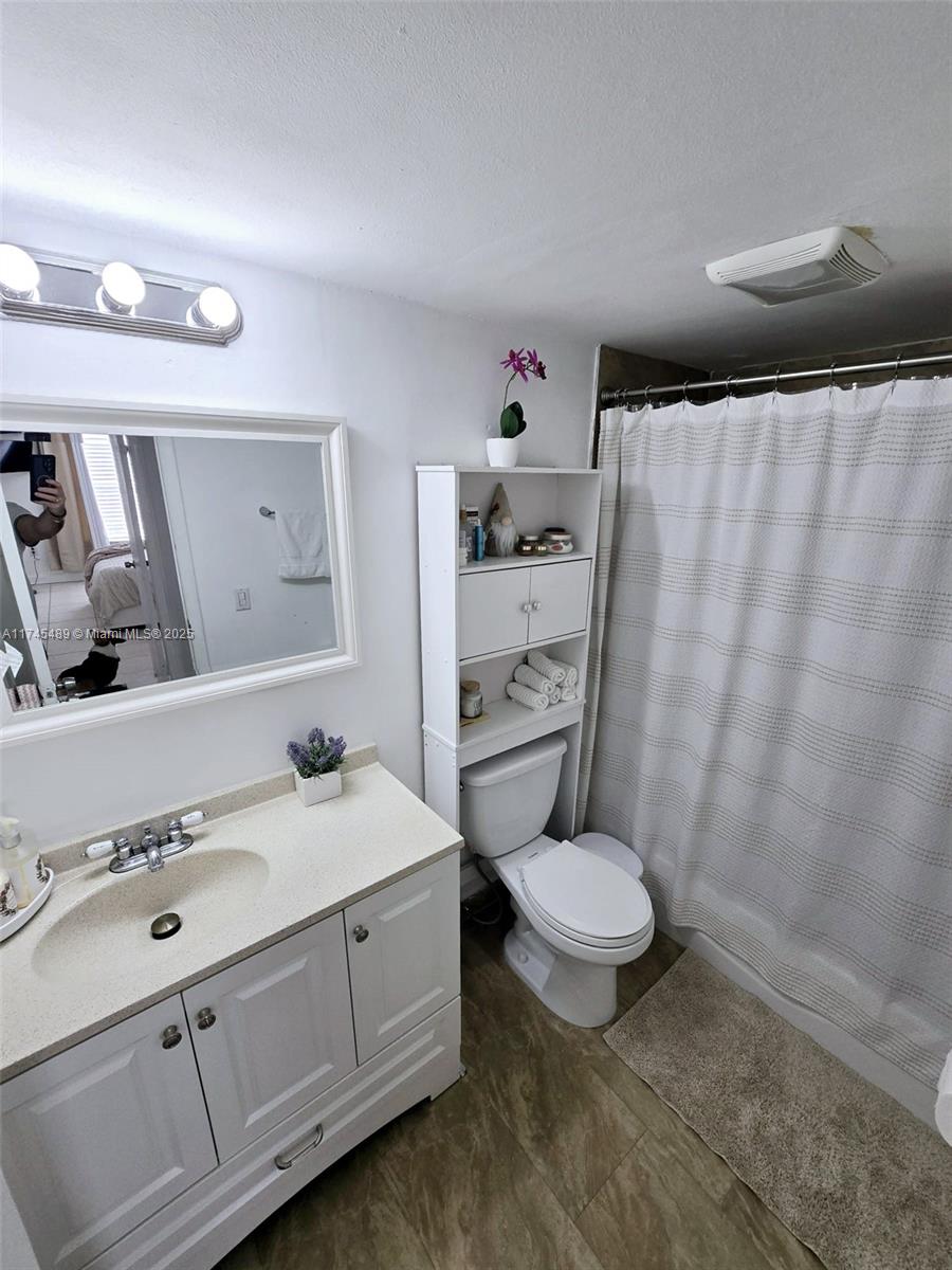 EL CID CONDO - Residential
