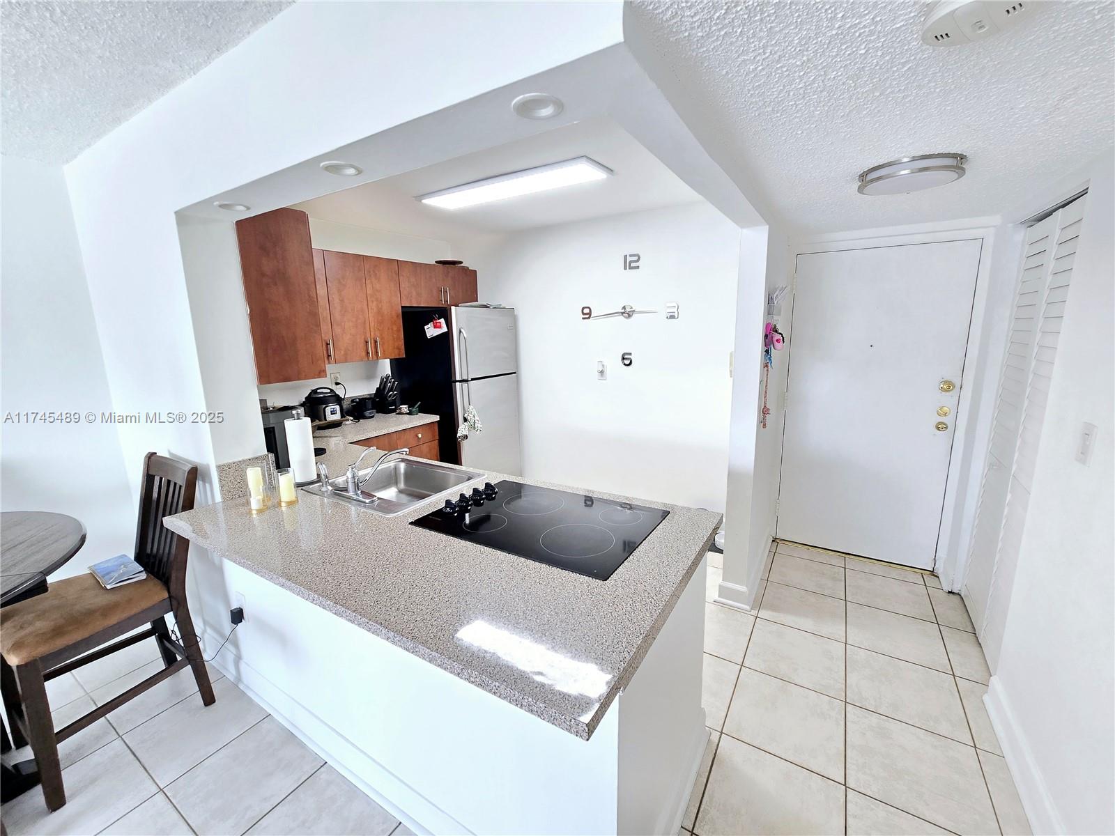 EL CID CONDO - Residential
