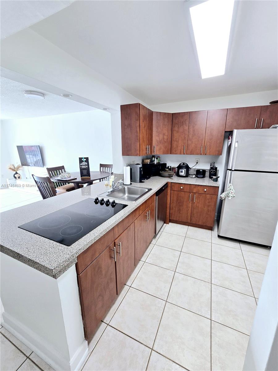 EL CID CONDO - Residential