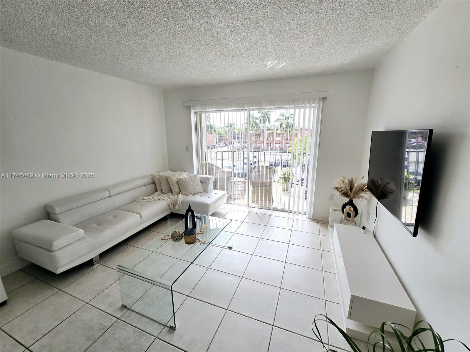 EL CID CONDO - Residential