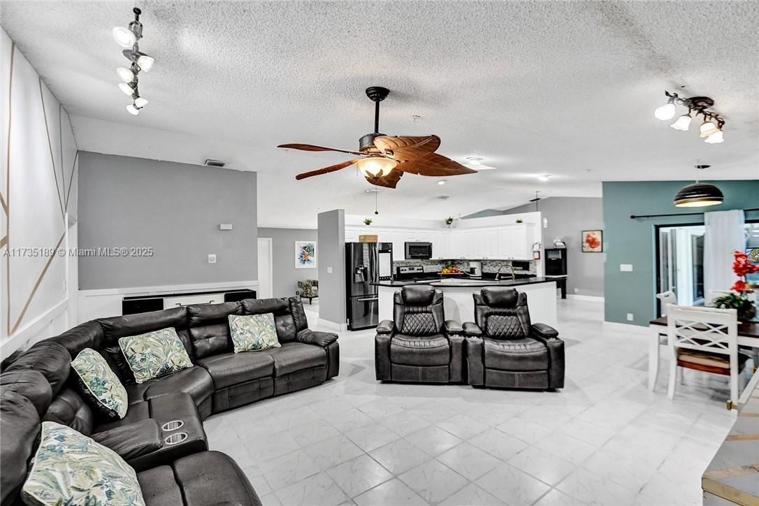 WINSTON PARK - Residential