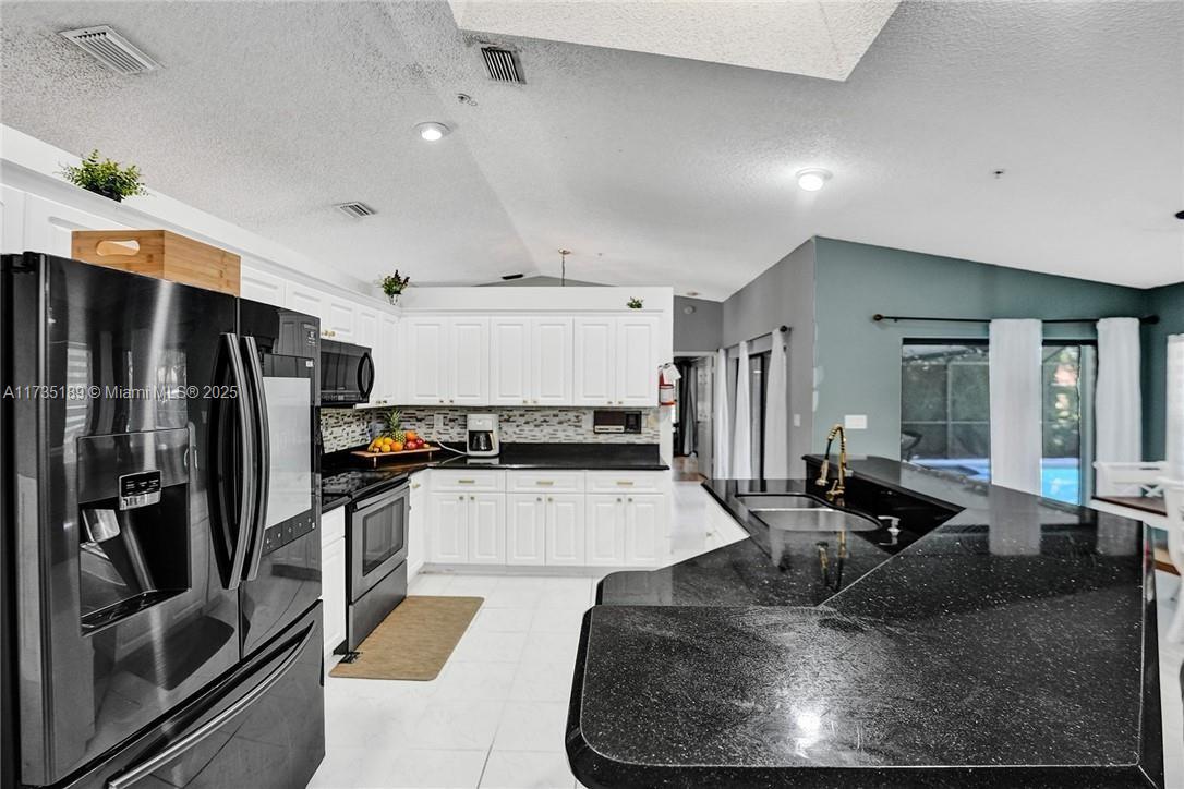 WINSTON PARK - Residential