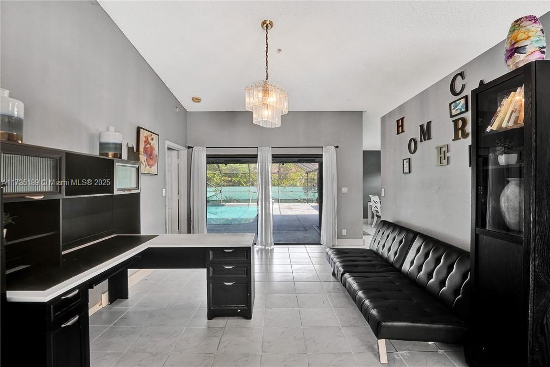 WINSTON PARK - Residential