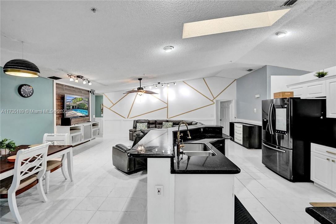 WINSTON PARK - Residential