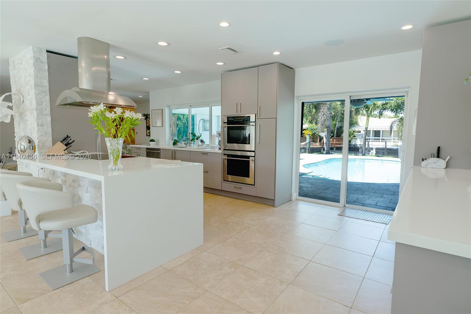 LAKE ESTATES - Residential