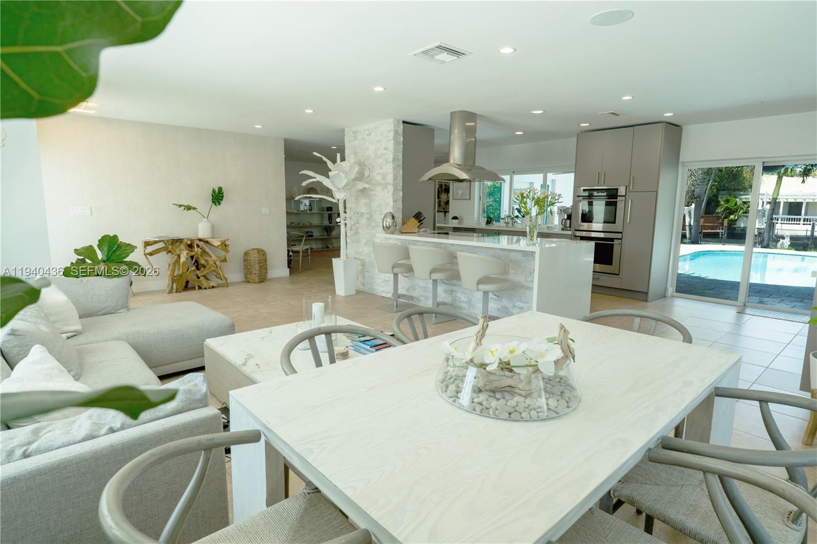 LAKE ESTATES - Residential