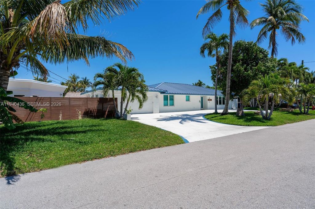 Photo of 2711 NE 57th Ct, Fort Lauderdale, FL 33308 (MLS # A11940436)