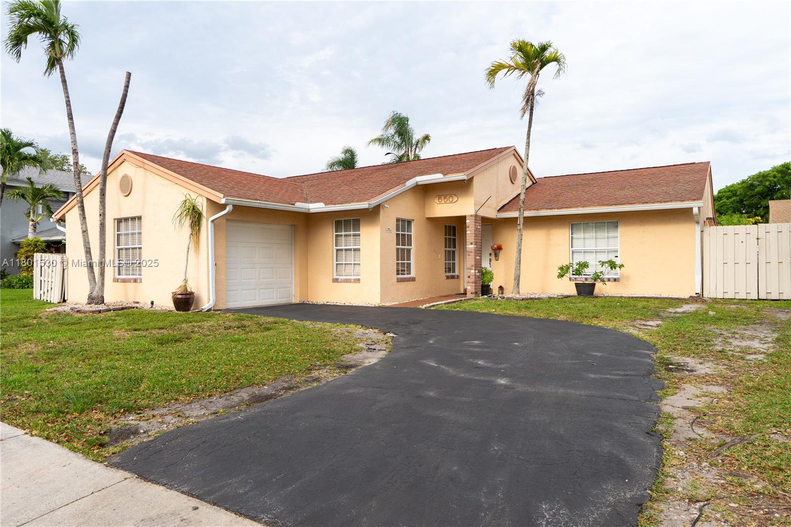Property for Sale at 550 Auburn Way, Davie, Broward County, Florida - Bedrooms: 3 
Bathrooms: 2  - $590,000