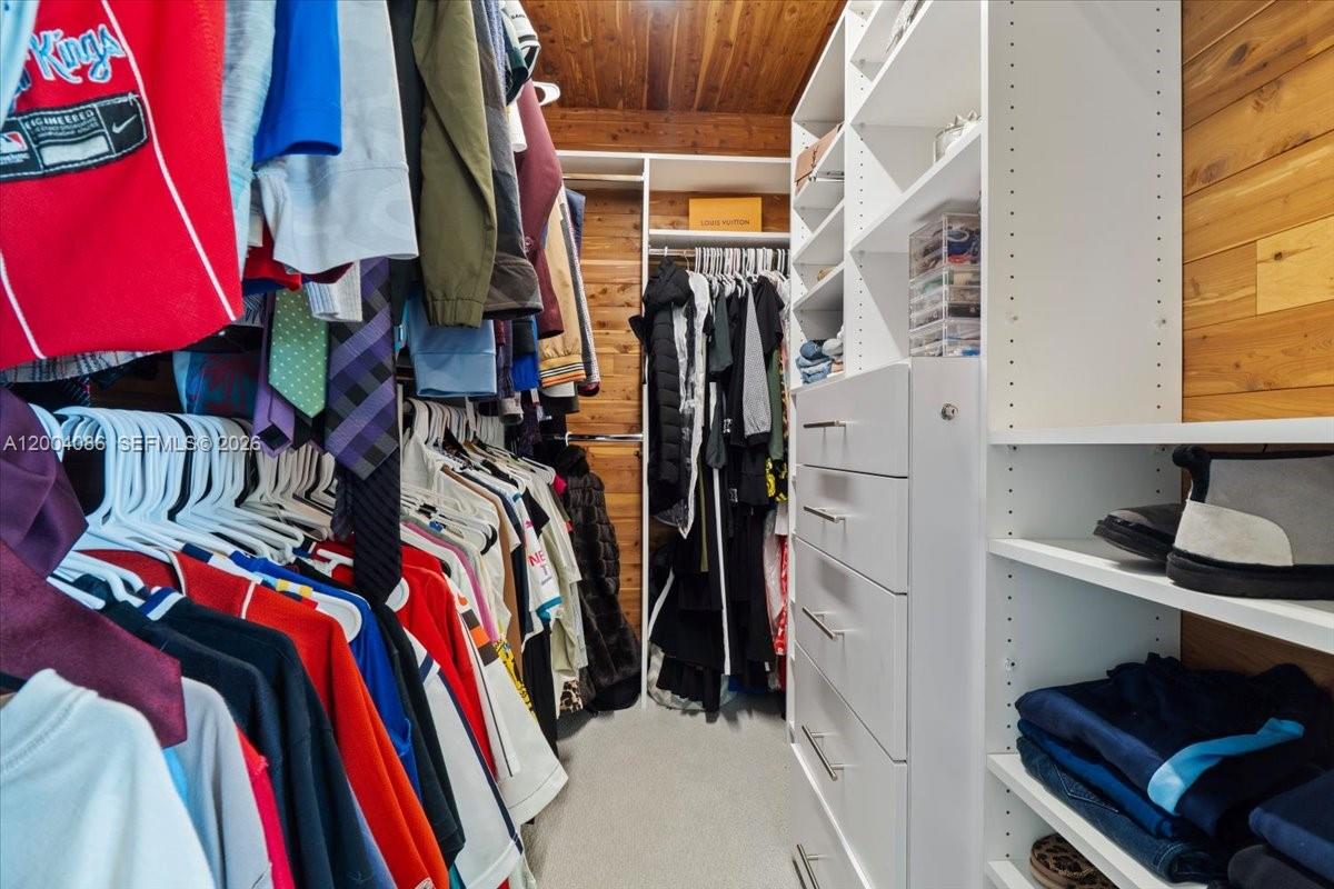 CORAL RIDGE COUNTRY CLUB - Residential