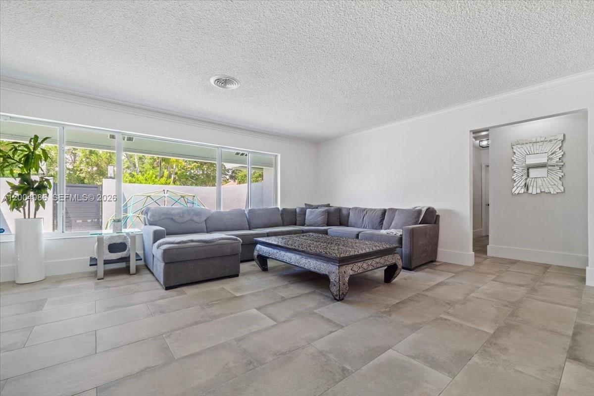 CORAL RIDGE COUNTRY CLUB - Residential